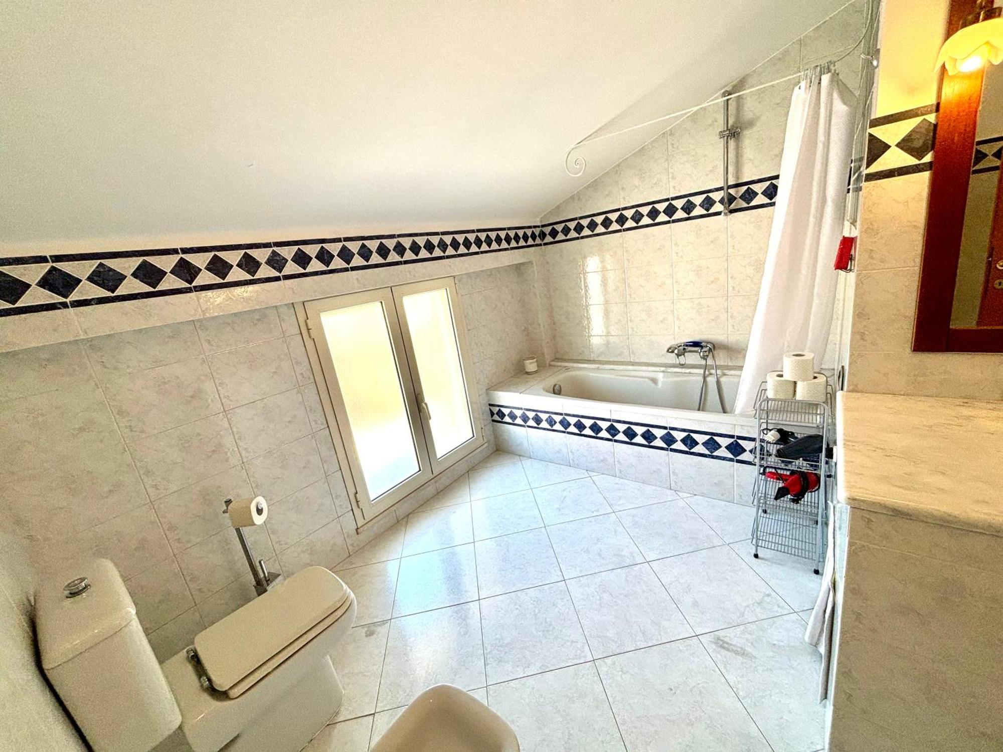 Longlife Isbingias Apartment Каляри Екстериор снимка